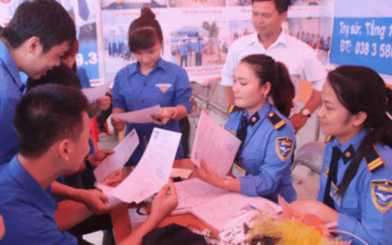 Dù đã có nhiều chính sách hỗ trợ, tuyển dụng và đào tạo hấp dẫn hơn trước, nhưng lực lượng lao động phổ thông hiện nay vẫn đang đứng trước thách thức kép