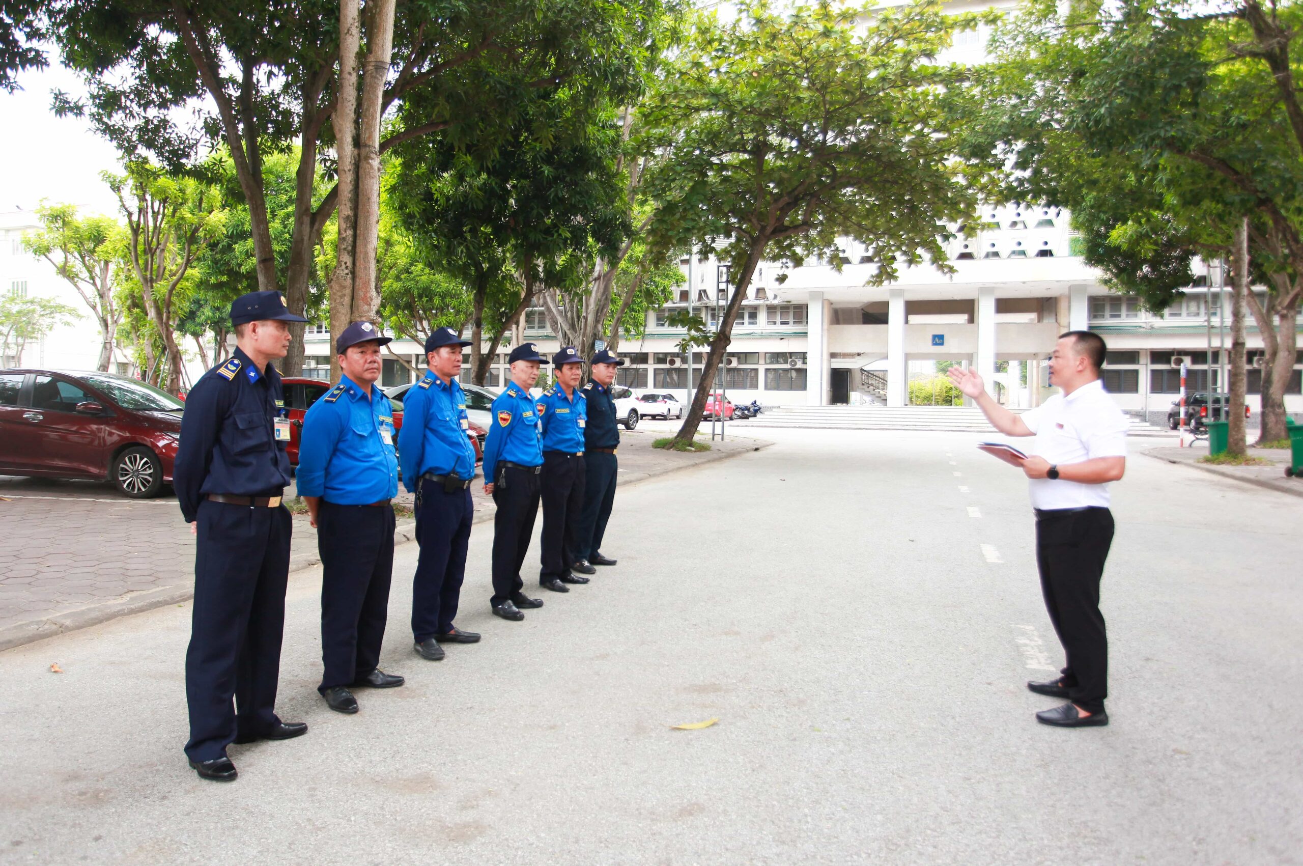 Đội trưởng ca trực giám sát và nâng cao chất lượng dịch vụ bảo vệ tại Nghệ An